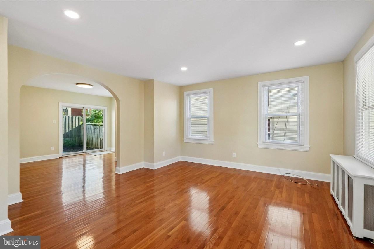 201 Simpson Rd - Photo 4 of 26