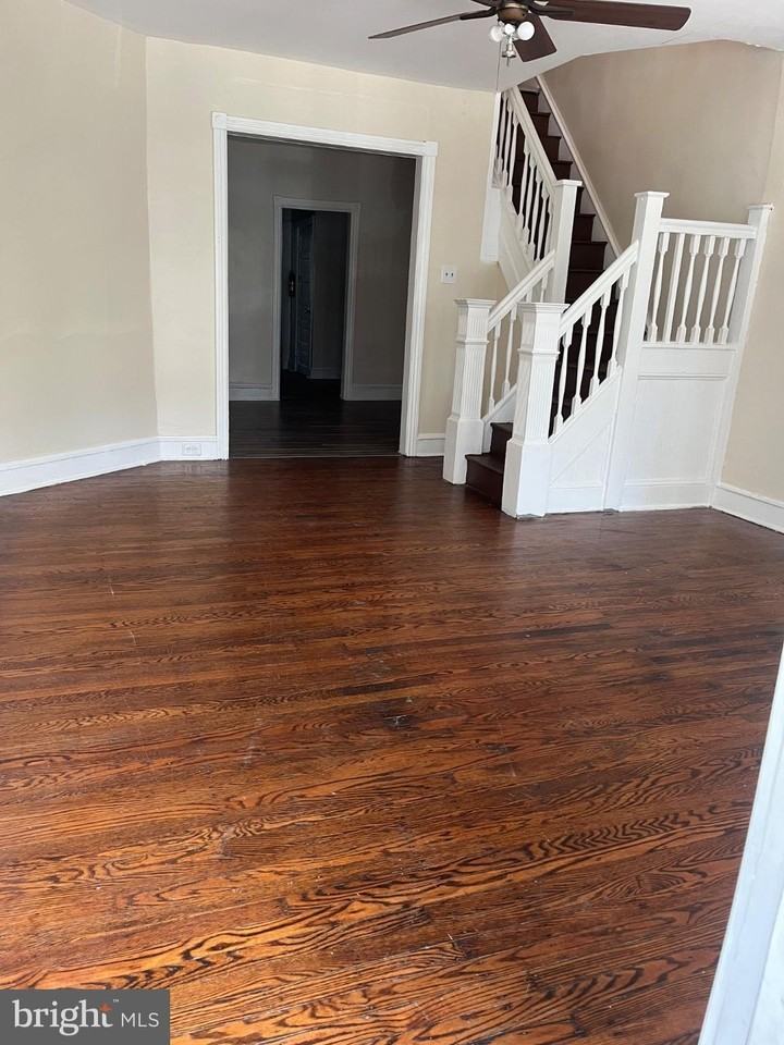 231 W Clapier St - Photo 2 of 26