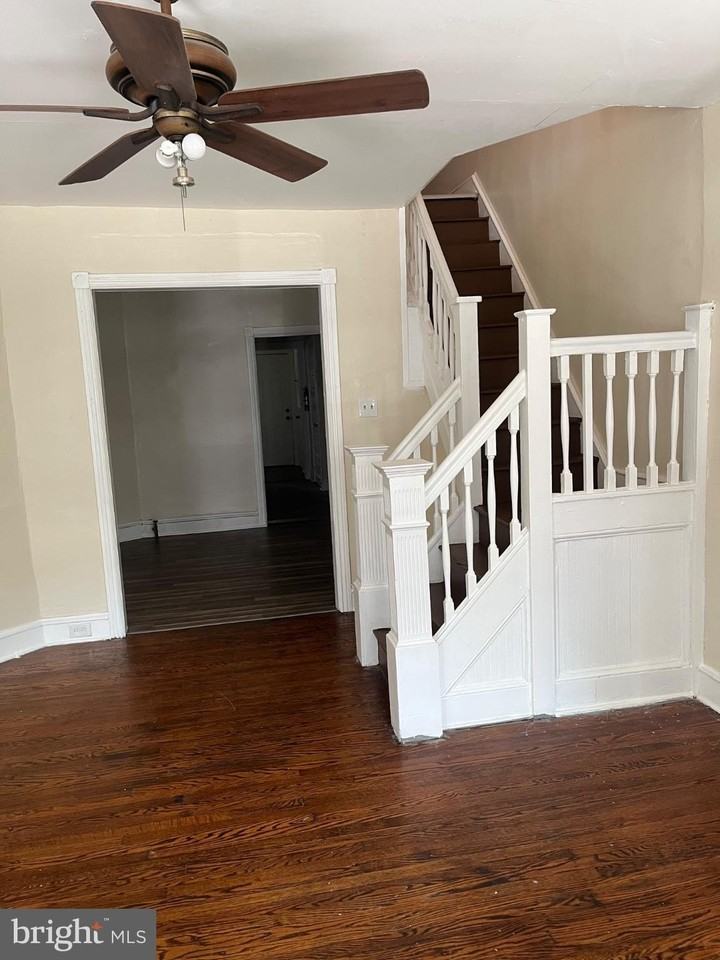 231 W Clapier St - Photo 4 of 26
