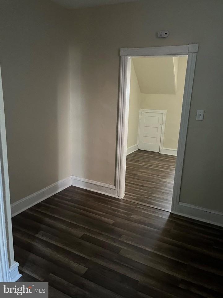 231 W Clapier St - Photo 7 of 26