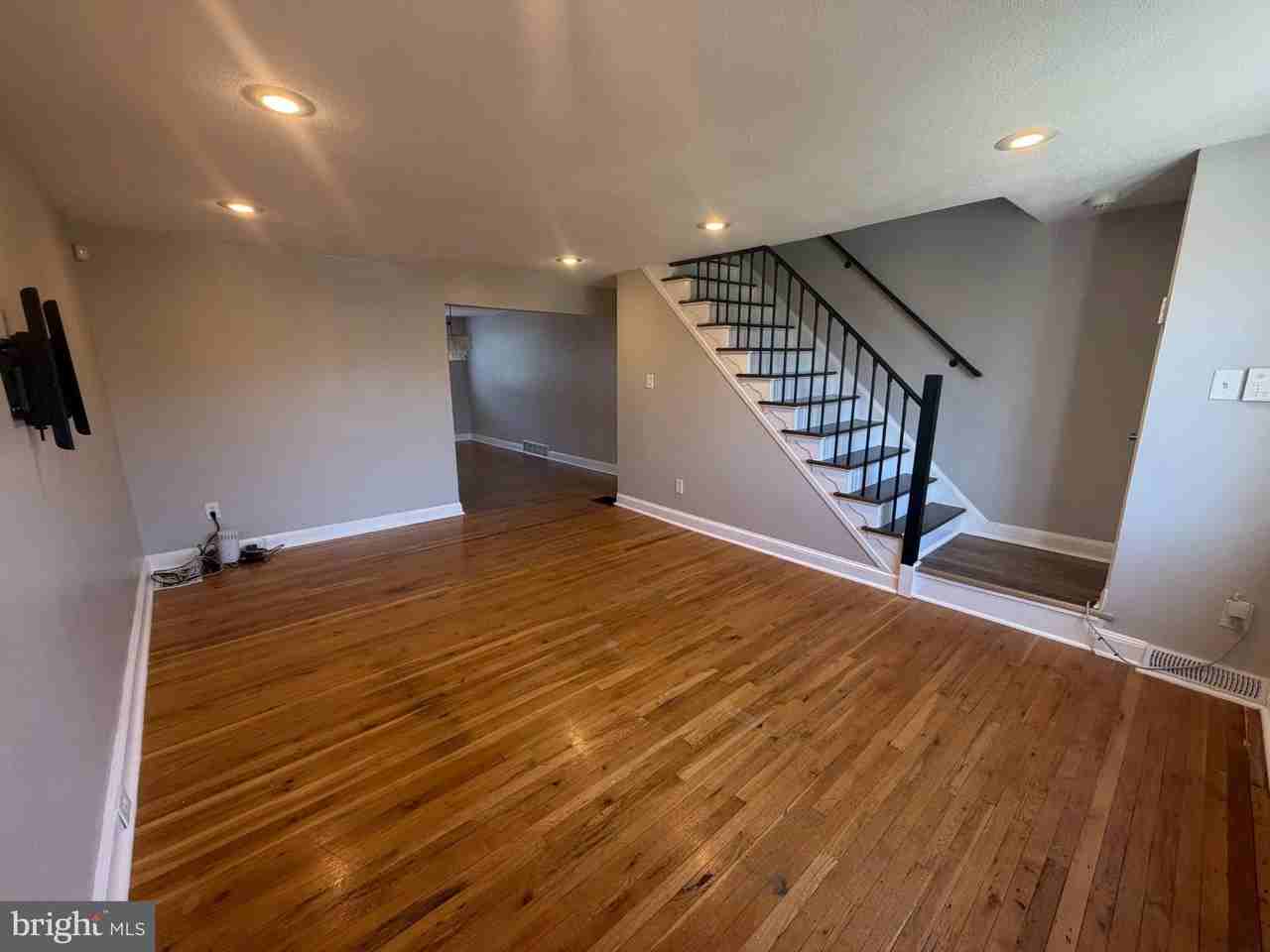 7334 Woodcrest Ave - Photo 4 of 39