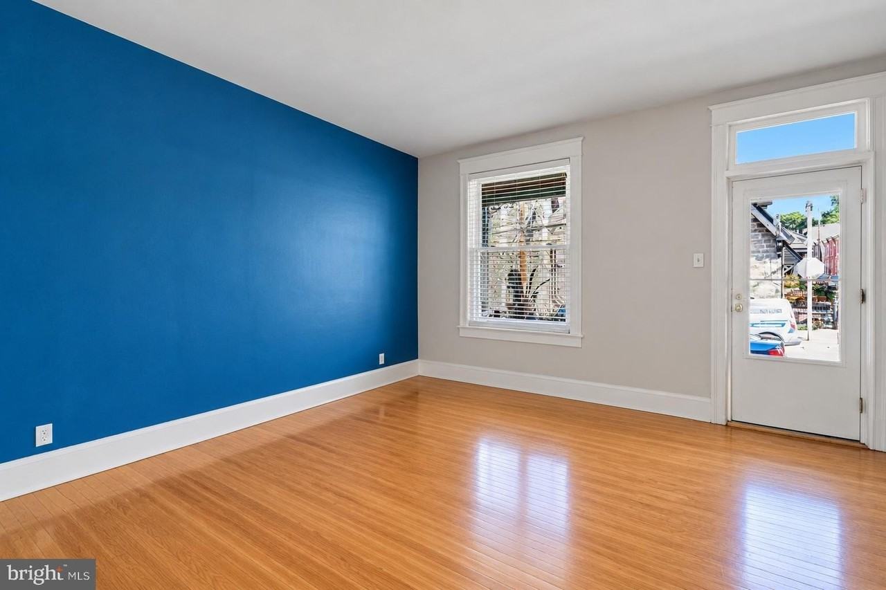 154 W Salaignac St - Photo 3 of 24