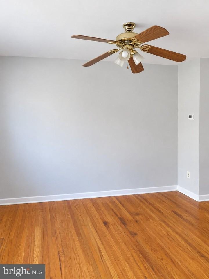 611 Green Ln - Photo 6 of 37