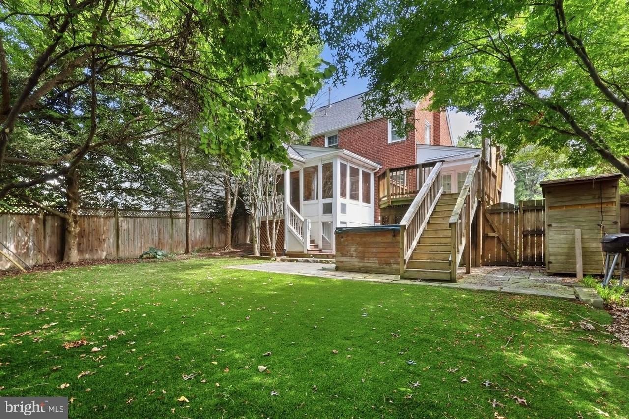 1706 N Glebe Rd - Photo 2 of 44