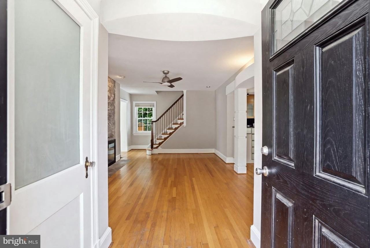 1706 N Glebe Rd - Photo 3 of 44