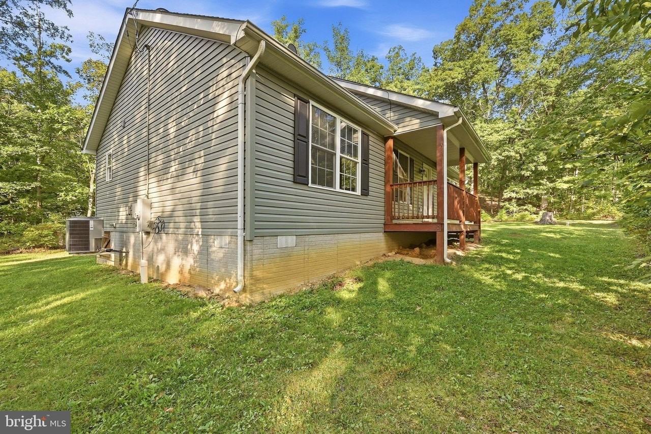 101 Brier Rabbit Ct - Photo 2 of 36