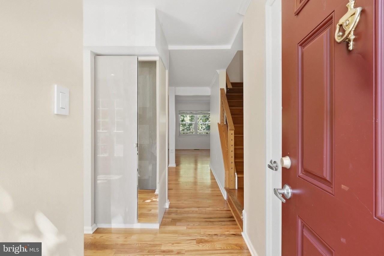 5712 Medallion Ct - Photo 3 of 32