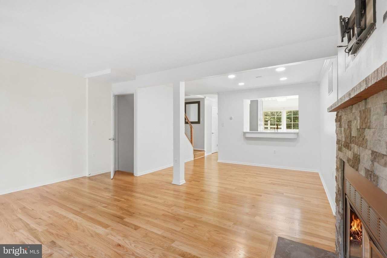 5712 Medallion Ct - Photo 7 of 32
