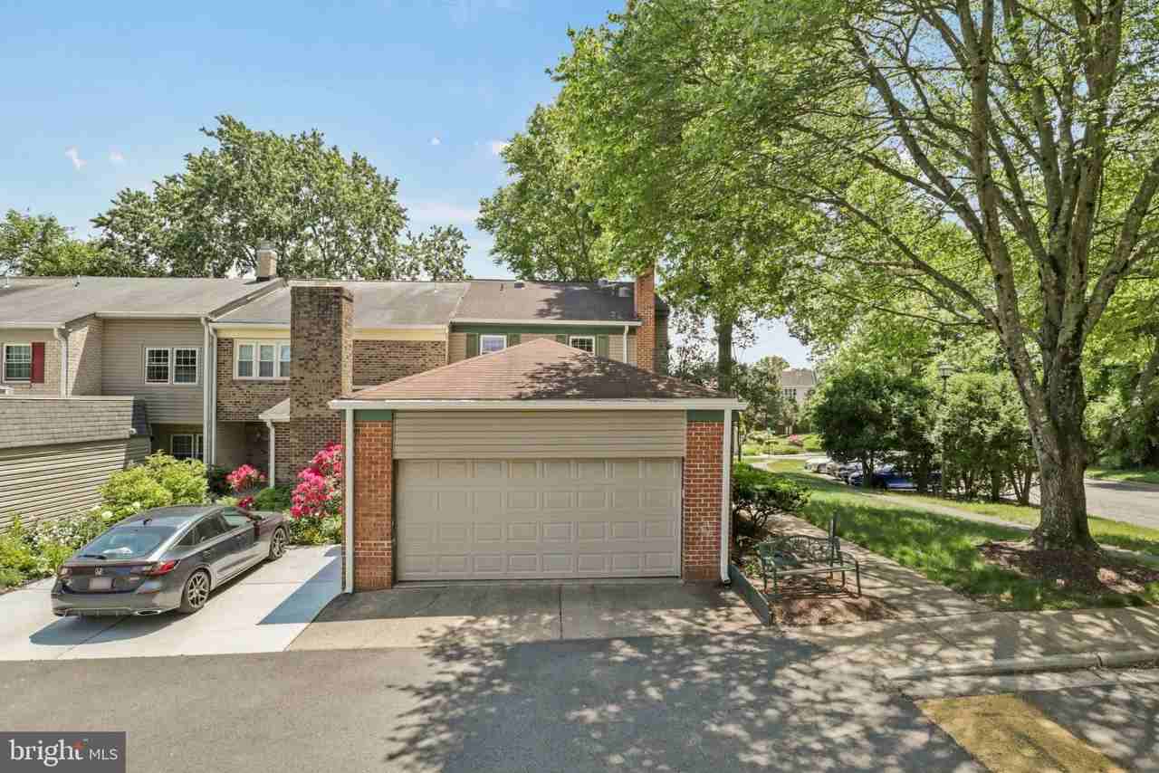 1024 Moorefield Hill Pl Sw - Photo 3 of 43