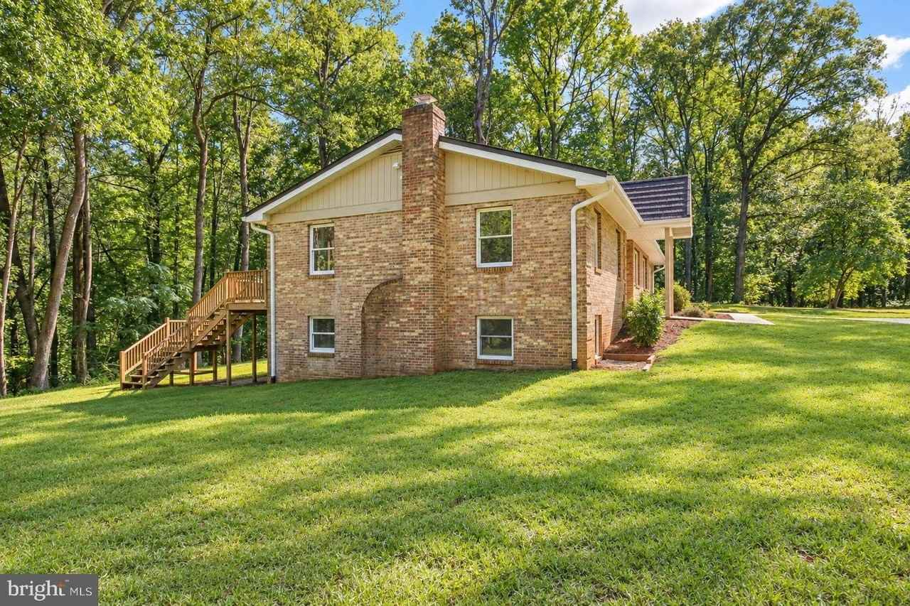 6065 Eagles Nest Ln - Photo 3 of 30