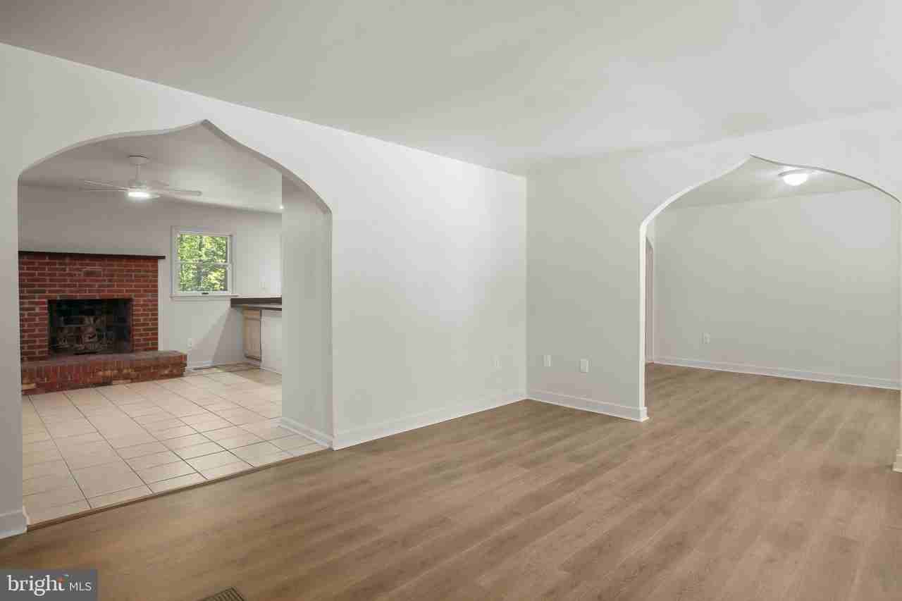 6065 Eagles Nest Ln - Photo 6 of 30
