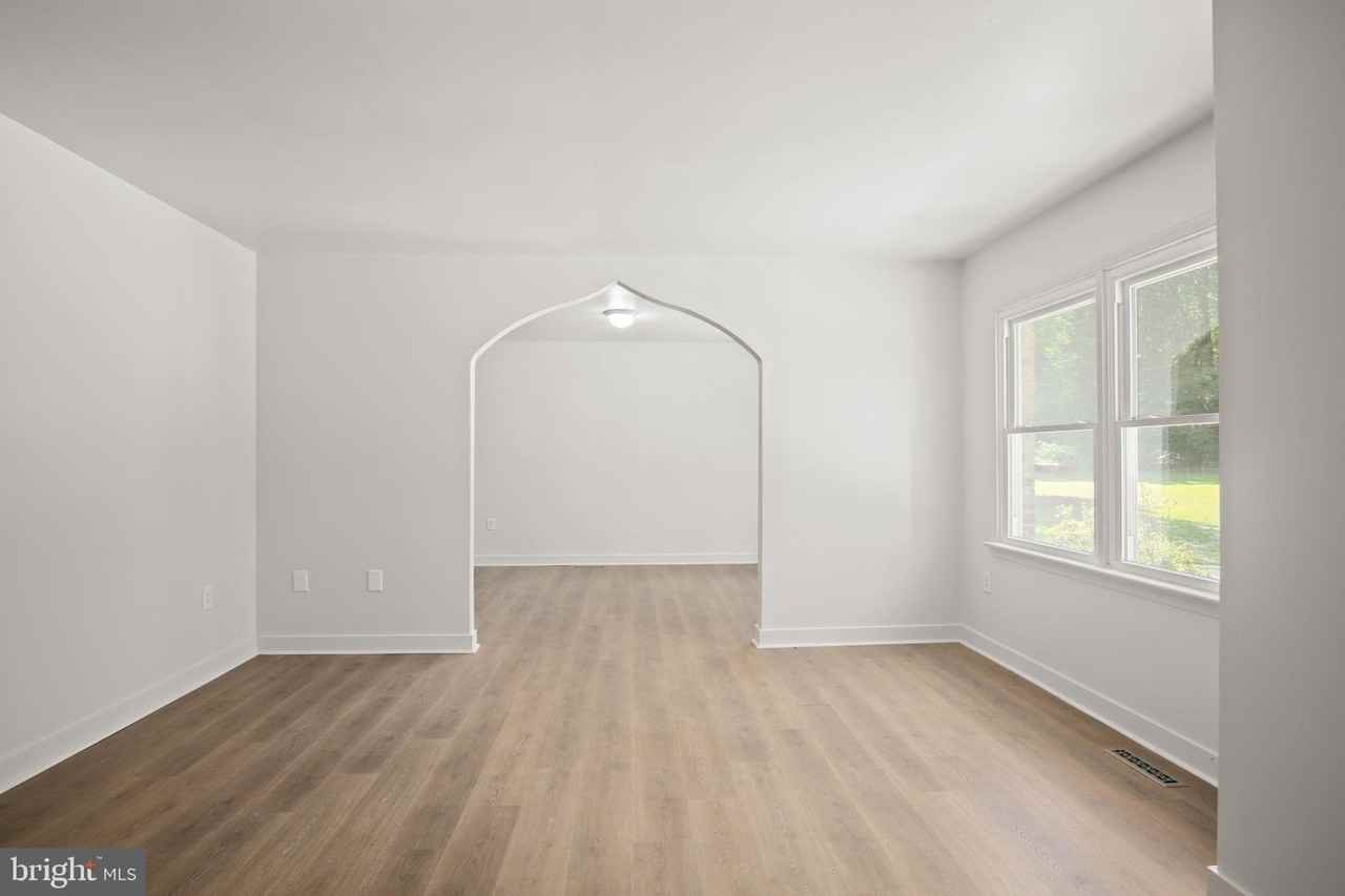 6065 Eagles Nest Ln - Photo 7 of 30