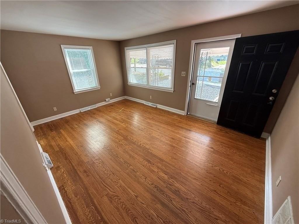 2621 Stockton St - Photo 6 of 14
