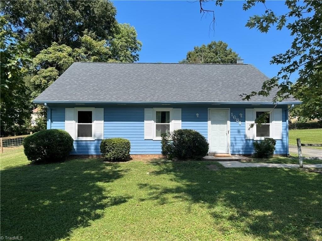 1681 Village Pl - Photo 2 of 26