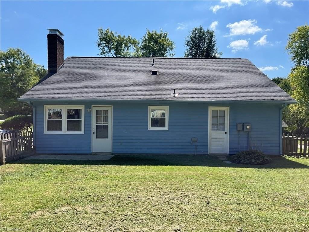 1681 Village Pl - Photo 5 of 26