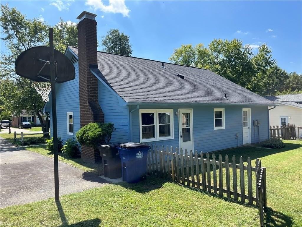 1681 Village Pl - Photo 6 of 26