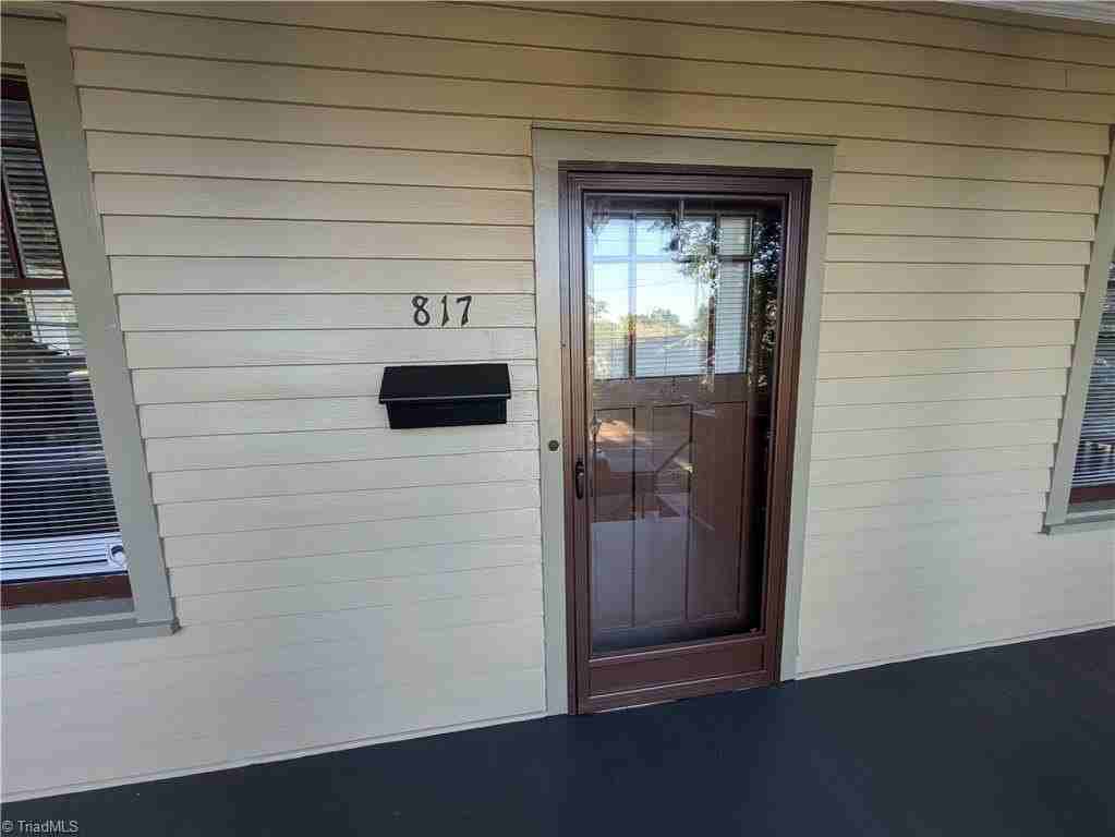 817 Hutton St - Photo 3 of 16