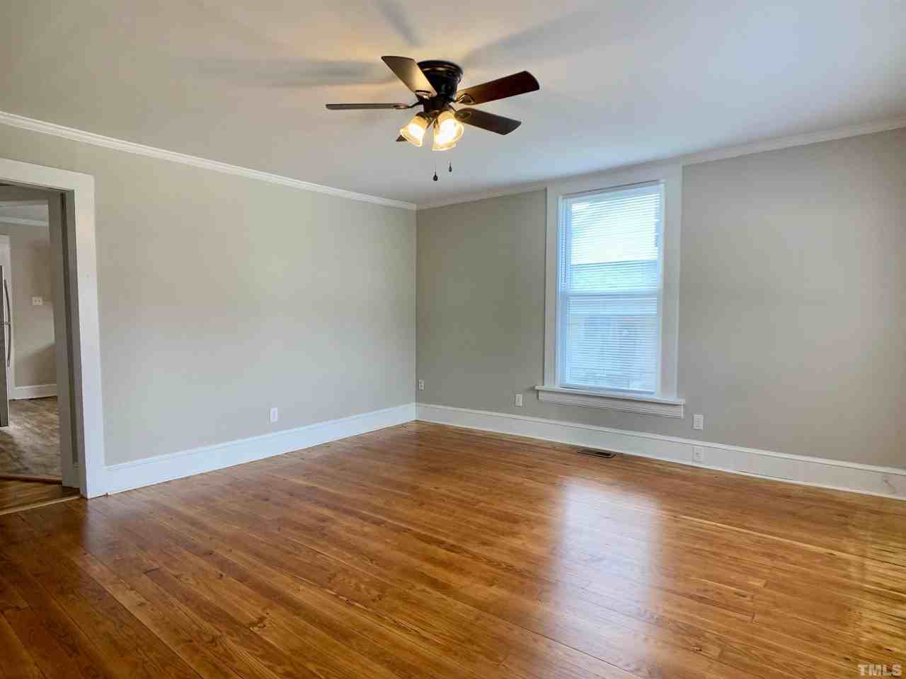 515 Fisher St - Photo 3 of 21
