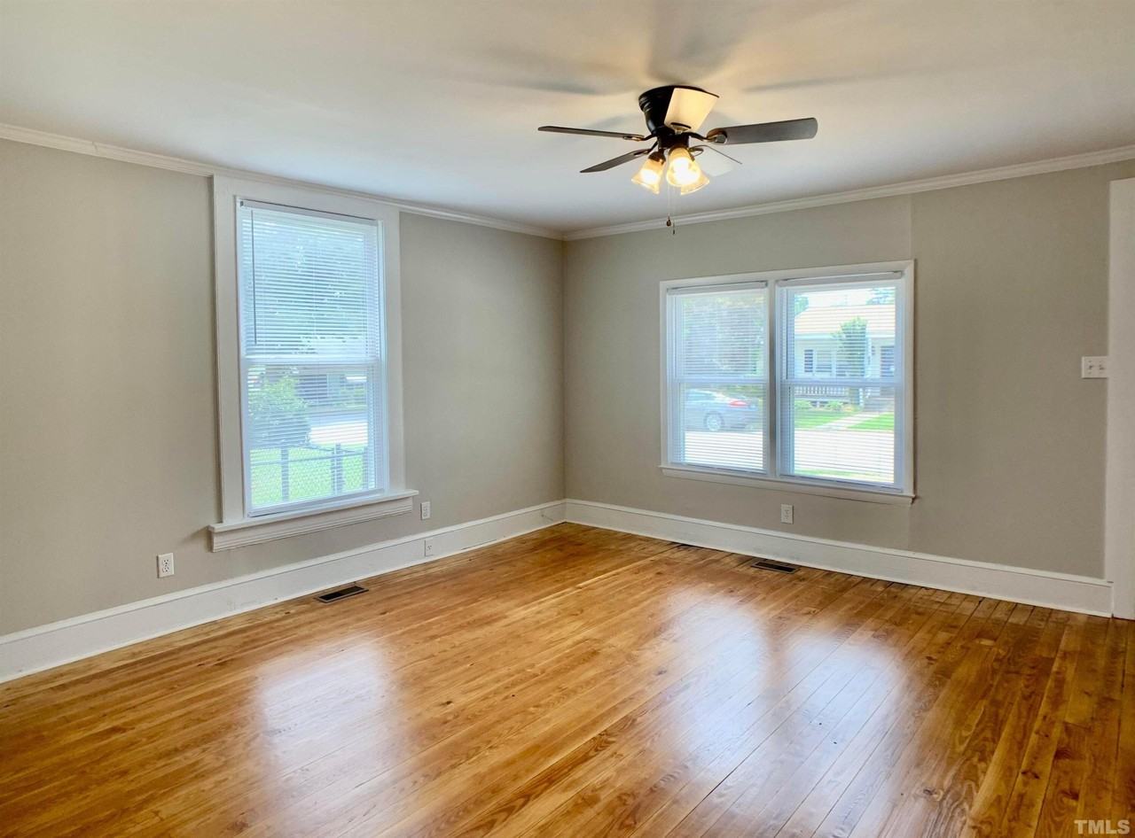 515 Fisher St - Photo 4 of 21