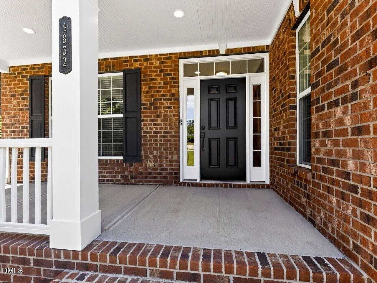 4832 Millens Bay Ct - Photo 3 of 32