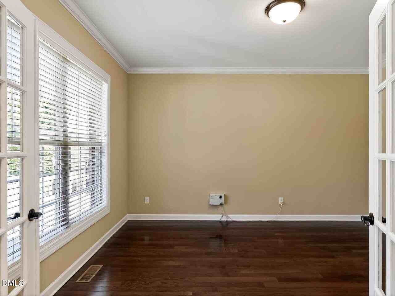 4832 Millens Bay Ct - Photo 5 of 32