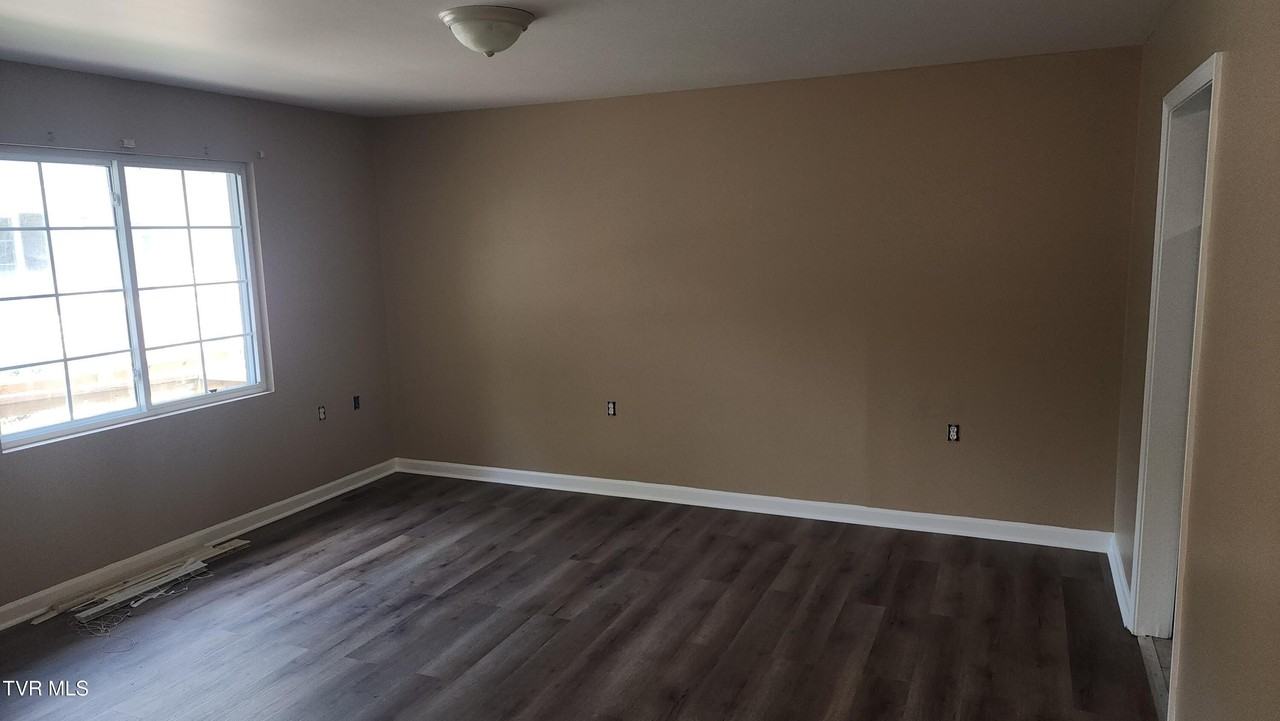 2812 Broad St #2812 - Photo 3 of 8