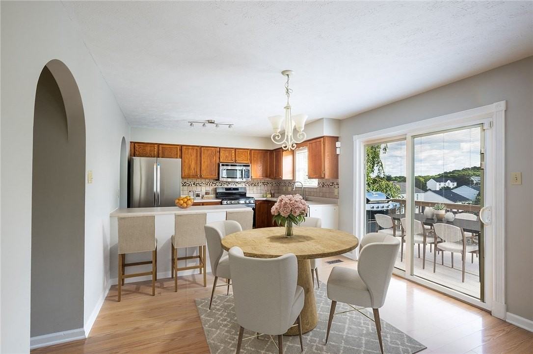 1421 Sandstone Dr - Photo 4 of 35