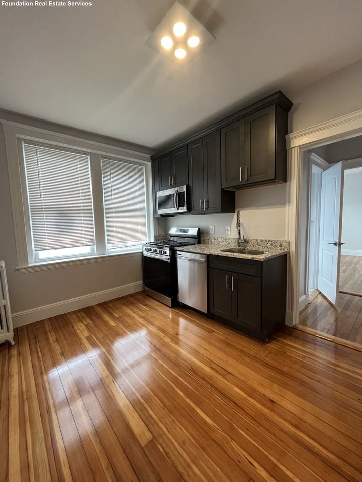 343 S Huntington Ave #12 - Photo 2 of 17
