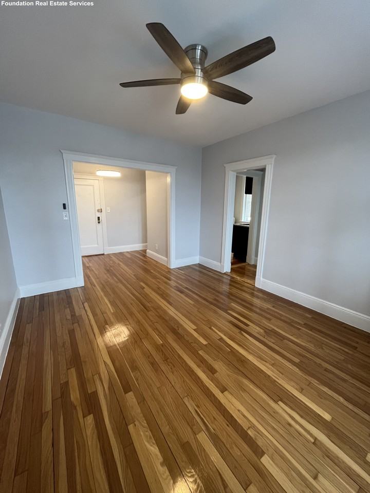 343 S Huntington Ave #12 - Photo 4 of 17