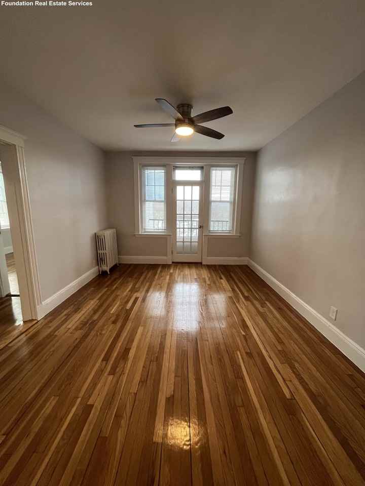 343 S Huntington Ave #12 - Photo 7 of 17