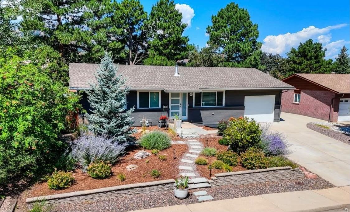 1145 Claremont Drive - Photo 4 of 40