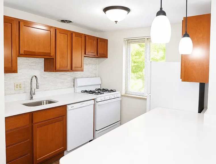 10 PURCHASE PLACEAPT 2B #2B - Photo 4 of 6