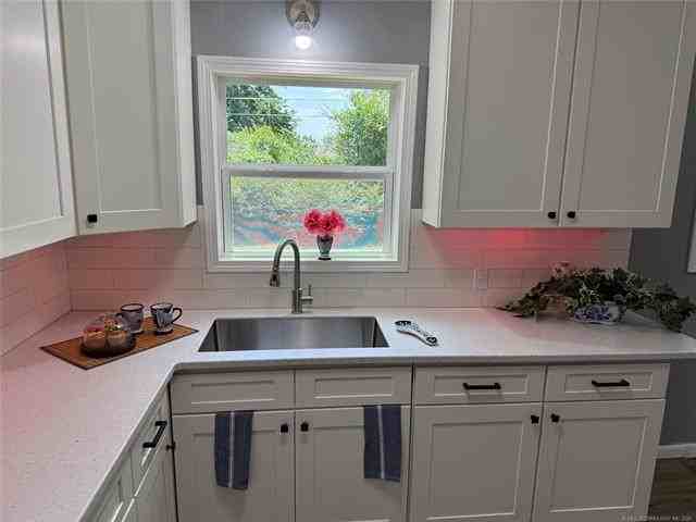 604 E 54th St #1 - Photo 4 of 45