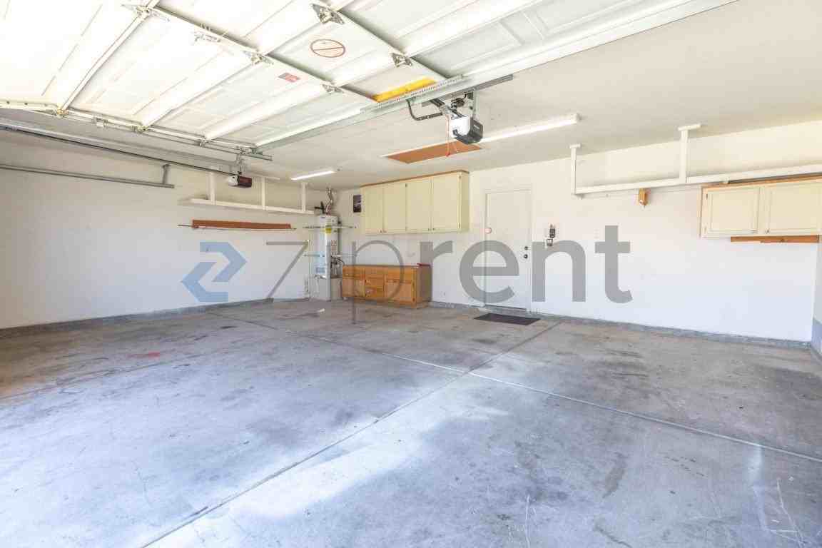 33 Silica Sand St - Photo 5 of 34