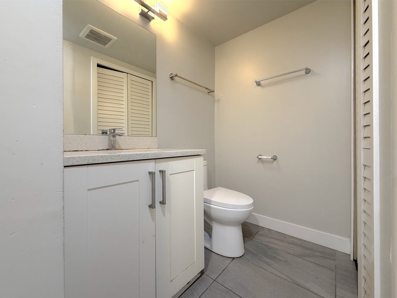 14700 107 Ave - Photo 2 of 11