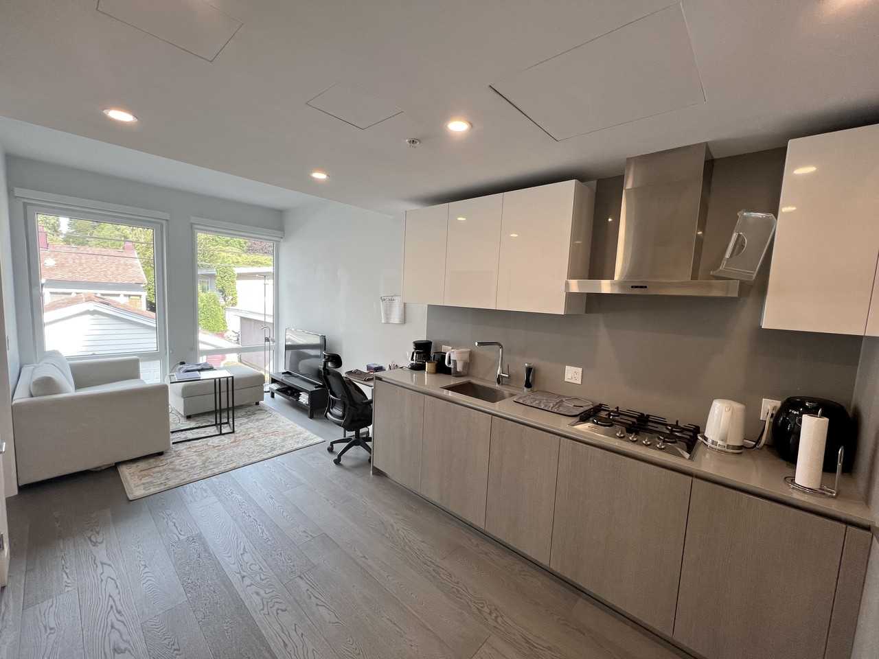 4932 Cambie Street - Photo 5 of 17
