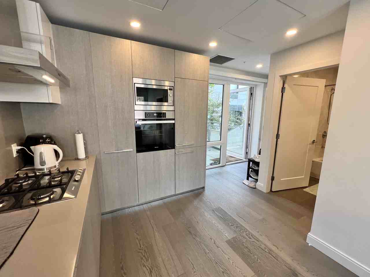 4932 Cambie Street - Photo 4 of 17