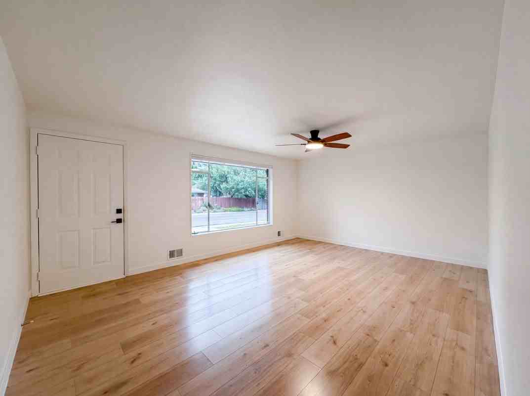 1950 Edgewood Drive - Photo 4 of 19
