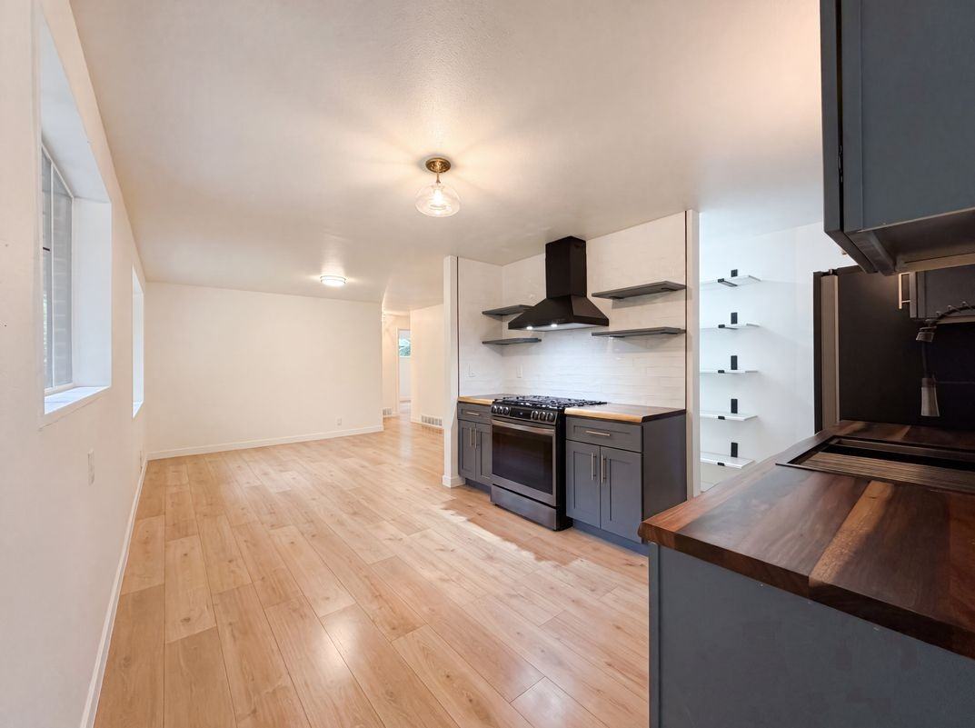 1950 Edgewood Drive - Photo 5 of 19