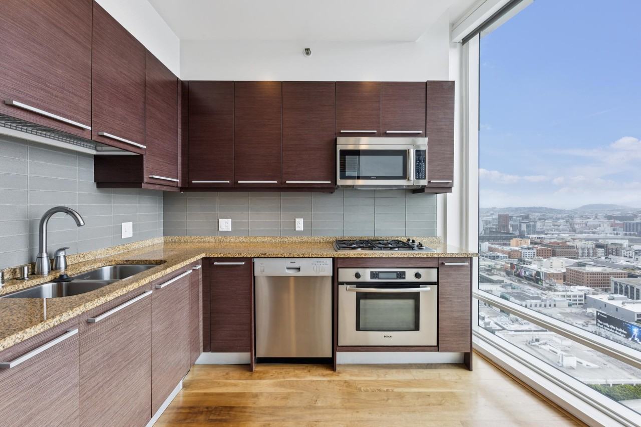425 1st Street #3002 - Photo 7 of 58