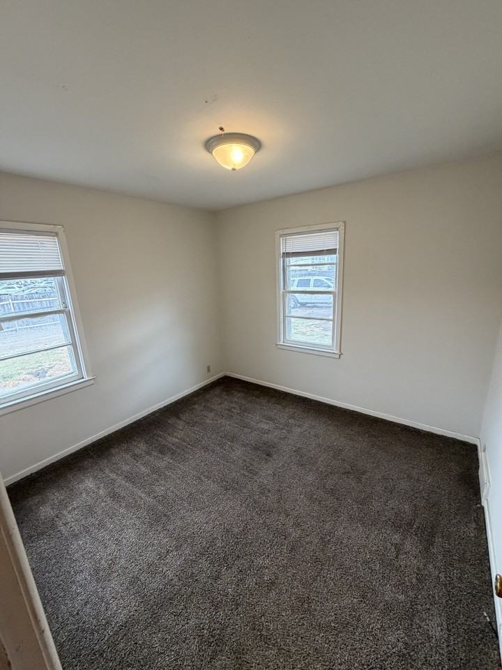 922 S San Pablo Ln #3 - Photo 4 of 8