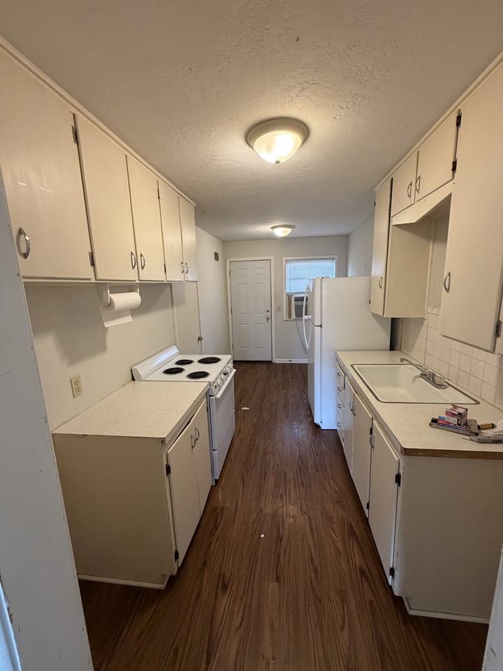 922 S San Pablo Ln #3 - Photo 7 of 8