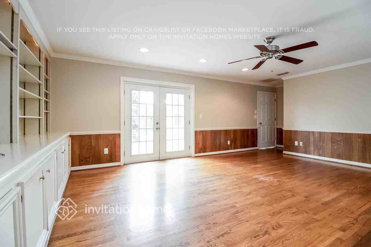 3701 Sedgewick Pl - Photo 3 of 19