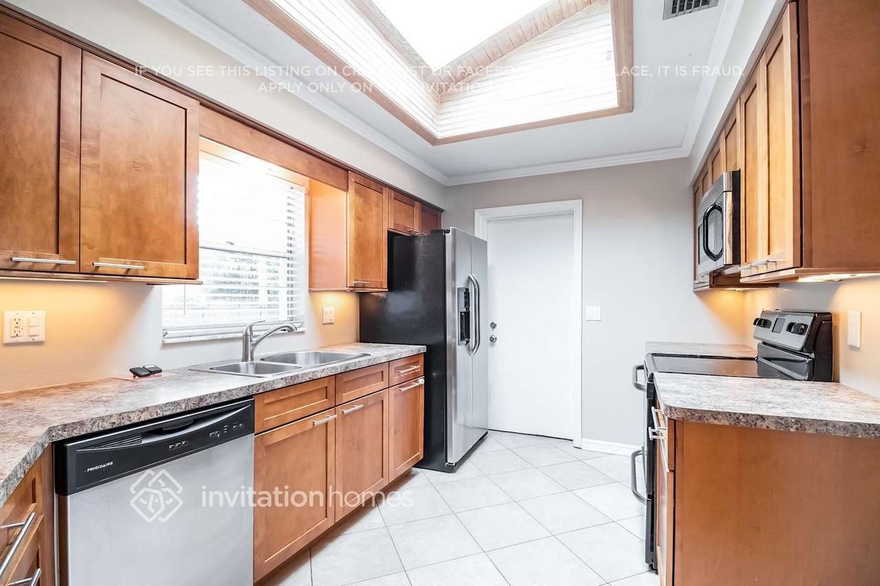 3701 Sedgewick Pl - Photo 6 of 19