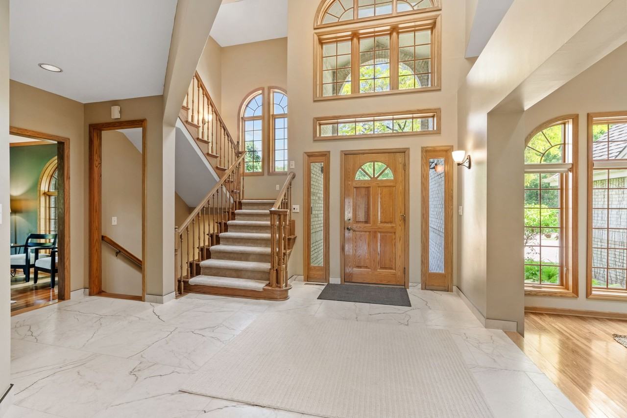 6210 Deerwood Cir N #1 - Photo 4 of 50