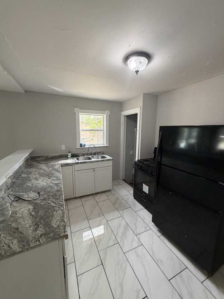 1021 Jackson North Avenue - 1 #1 - Photo 5 of 6