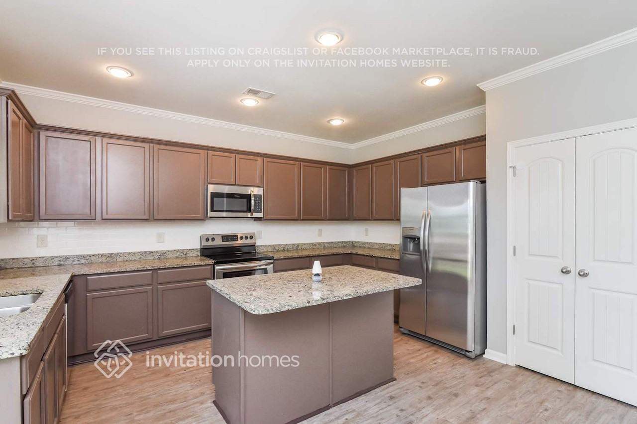 4100 Whitfield Oak Way - Photo 3 of 13