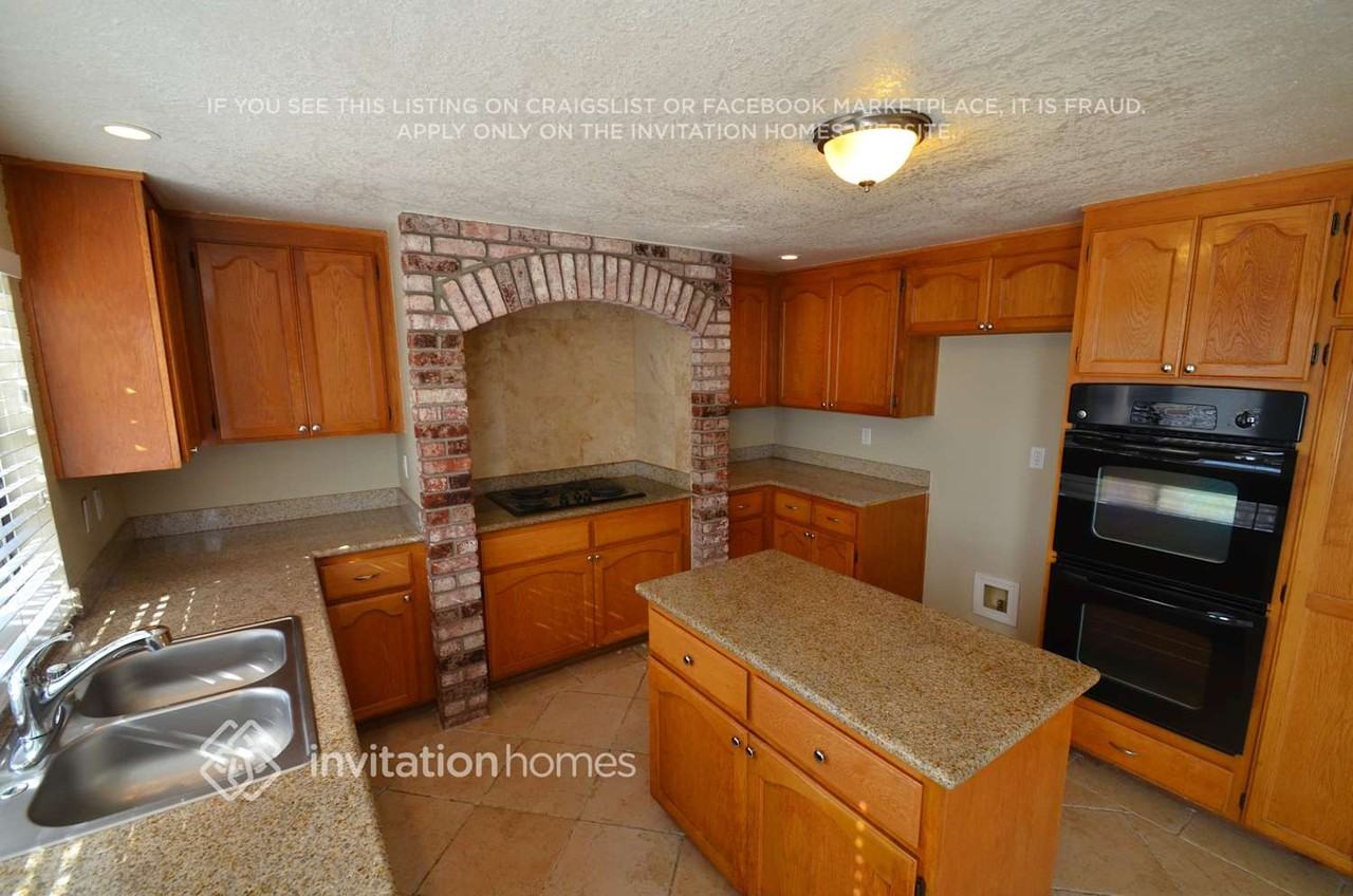 4436 Deerfield Dr - Photo 5 of 16