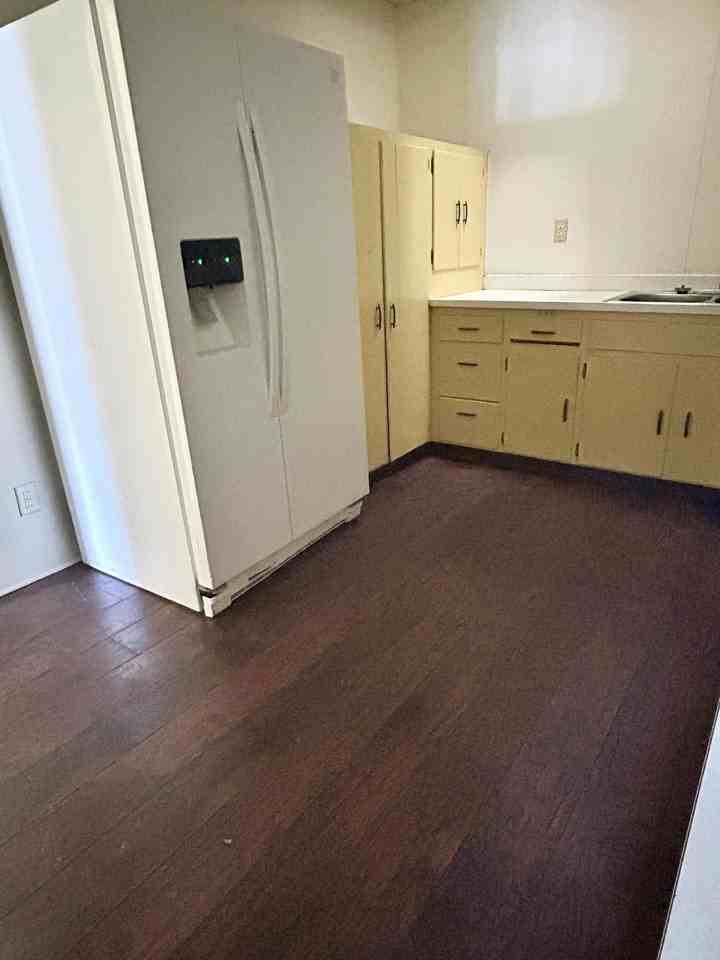 8 1/2 W Lake St #1 - Photo 3 of 9