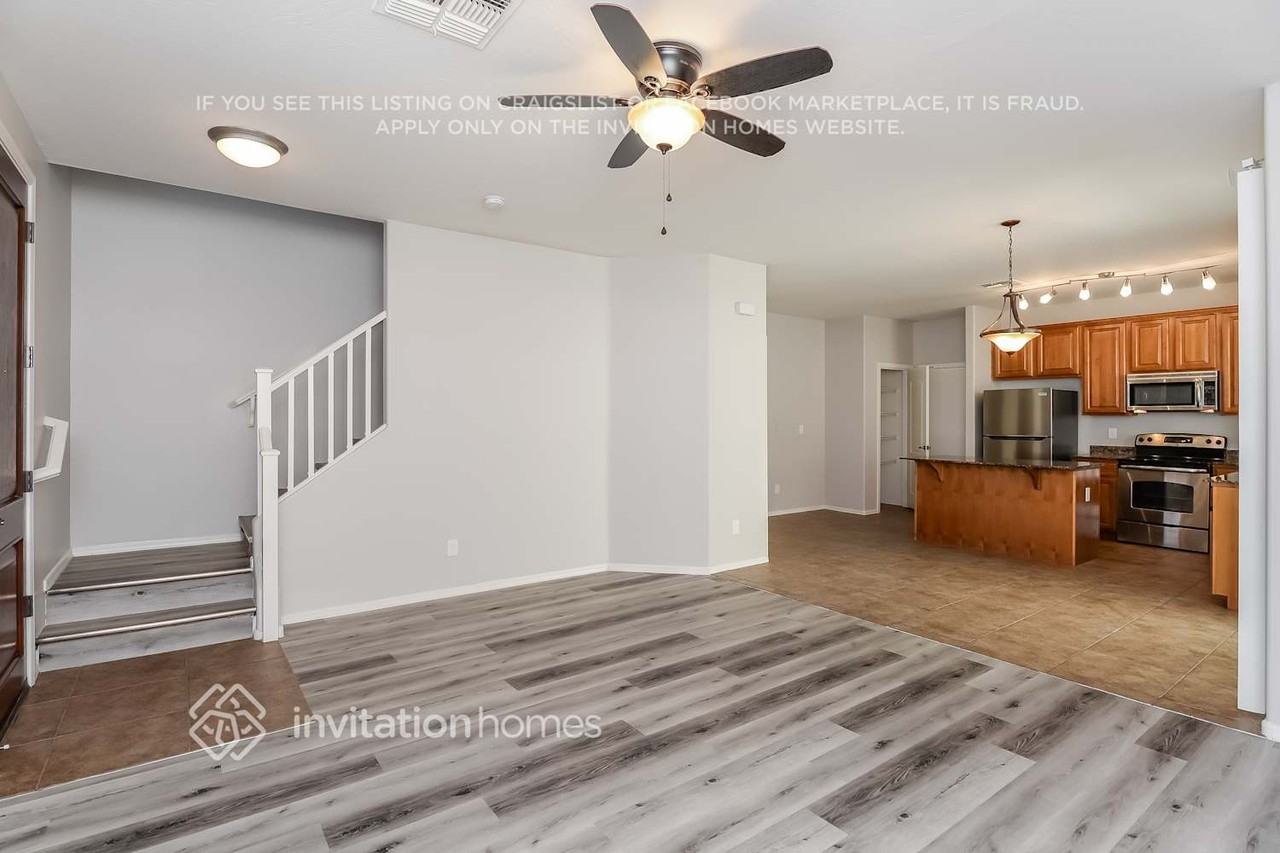 10135 E Isleta Ave - Photo 2 of 15